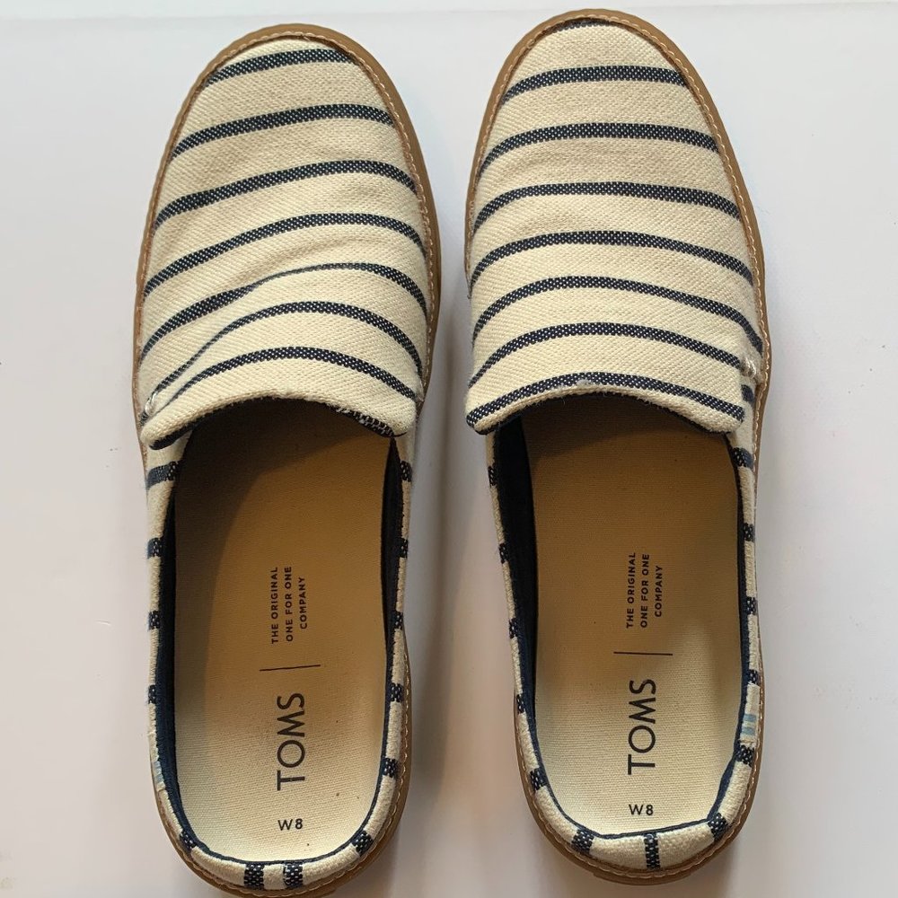 TOMS striped slip on loafer Size 8 but it feels closer to a 7-7.5